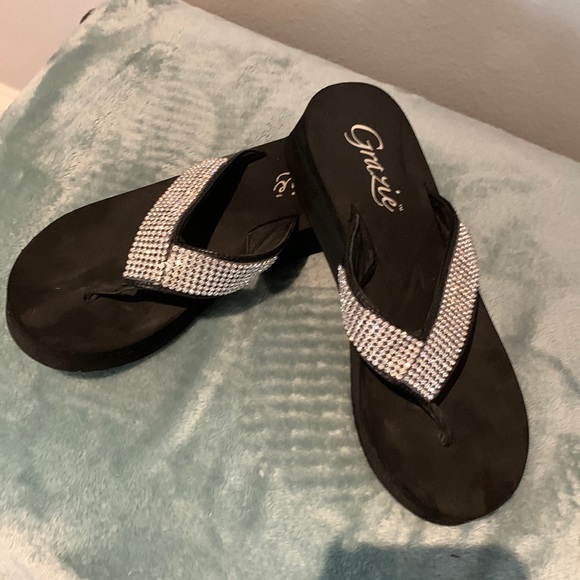 Grazie Shoes Grazie Flip Flops 5 Heel Poshmark